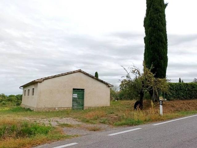 Locale Commerciale in vendita a Cetona, Toscana
