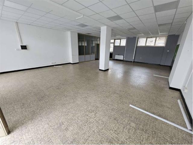 Locale Commerciale in vendita a Piemonte, Cuneo