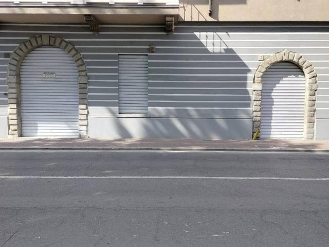 Locale Commerciale in vendita a Chiari, Lombardia
