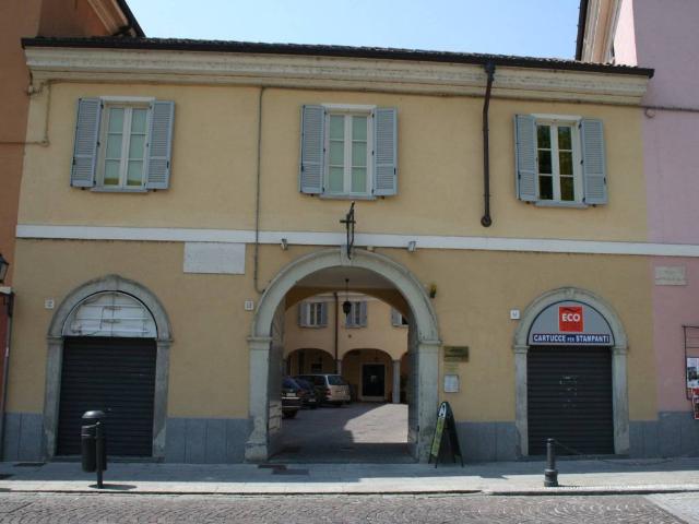 Locale Commerciale in vendita a Chiari, Lombardia