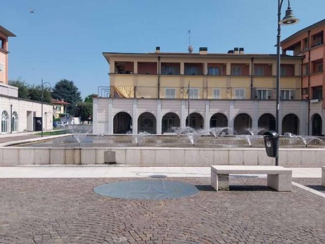 Locale Commerciale in vendita a Chiari, Brescia