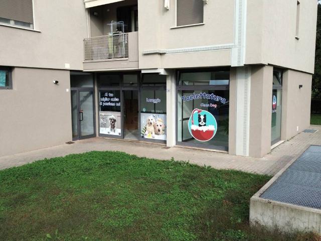 Locale Commerciale in vendita a Fornaci, Chiari