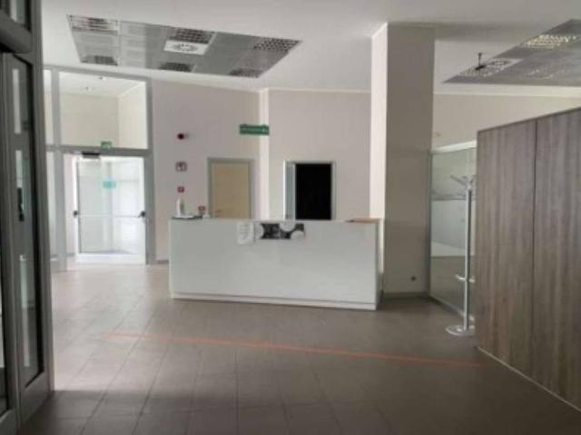 Locale Commerciale in vendita a Chiari, Lombardia