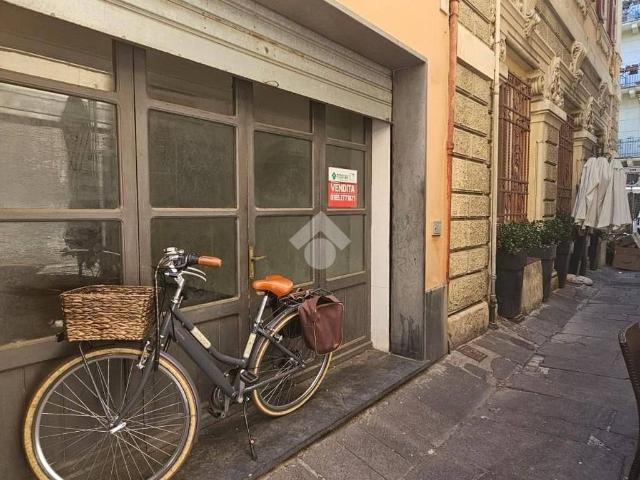 Locale Commerciale in vendita a Sampierdicanne, Chiavari
