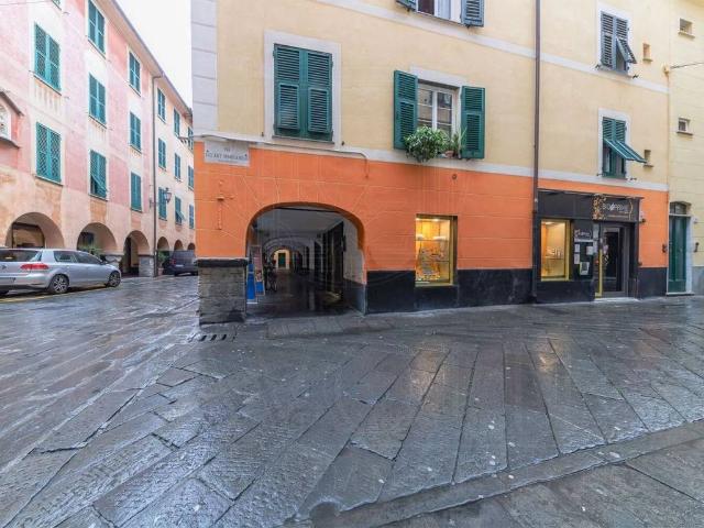 Locale Commerciale in vendita a Sampierdicanne, Chiavari