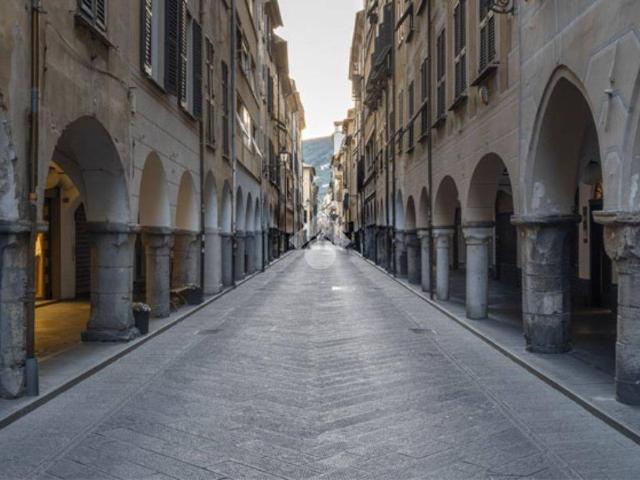 Locale Commerciale in vendita a Sampierdicanne, Chiavari