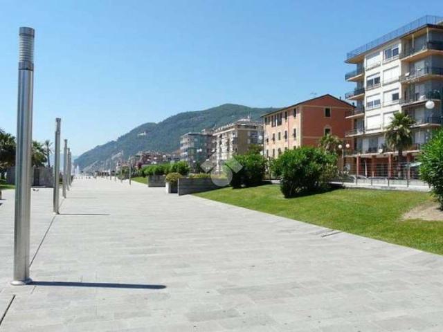 Locale Commerciale in vendita a Chiavari, Liguria