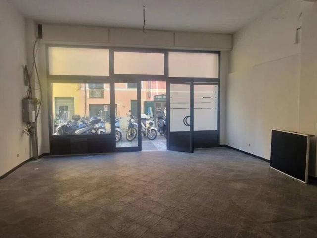 Locale Commerciale in vendita a Sampierdicanne, Chiavari