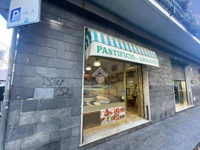 Locale Commerciale in vendita a Chiavari, Liguria