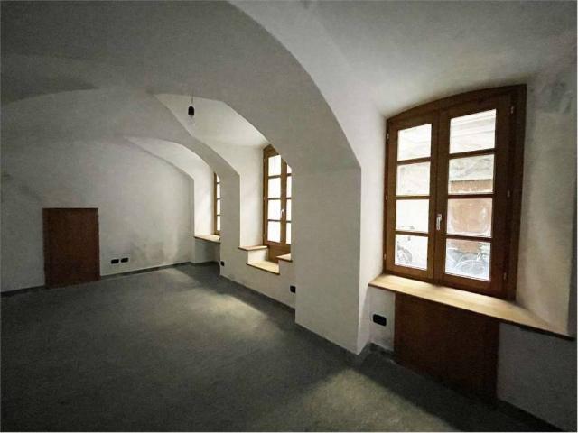 Locale Commerciale in vendita a Raschi, Chiavenna