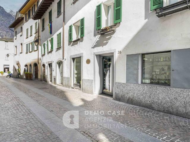 Locale Commerciale in vendita a San Giovanni, Chiavenna