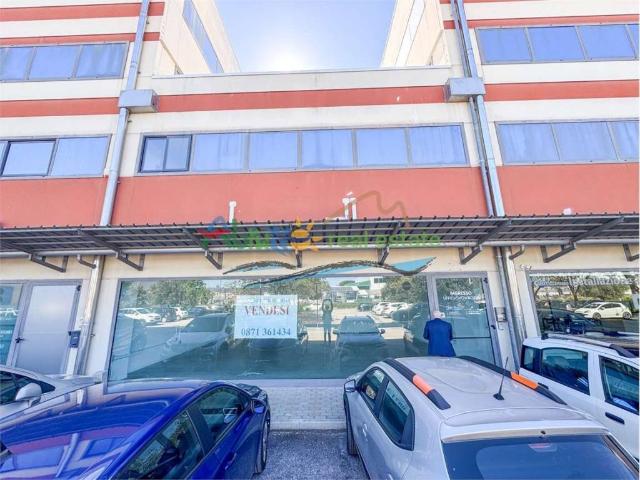 Locale Commerciale in vendita a Chieti, Abruzzo