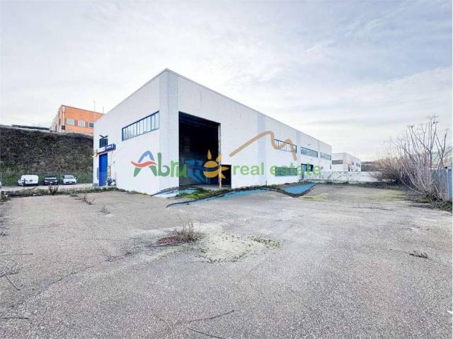 Locale Commerciale in vendita a Chieti, Abruzzo