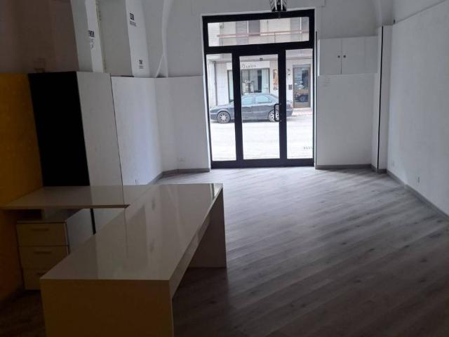 Locale Commerciale in vendita a Chieti Scalo, Chieti