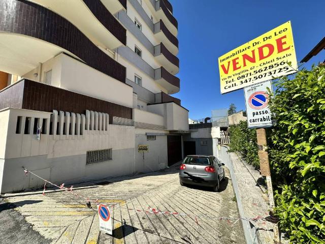 Locale Commerciale in vendita a Chieti Scalo, Chieti