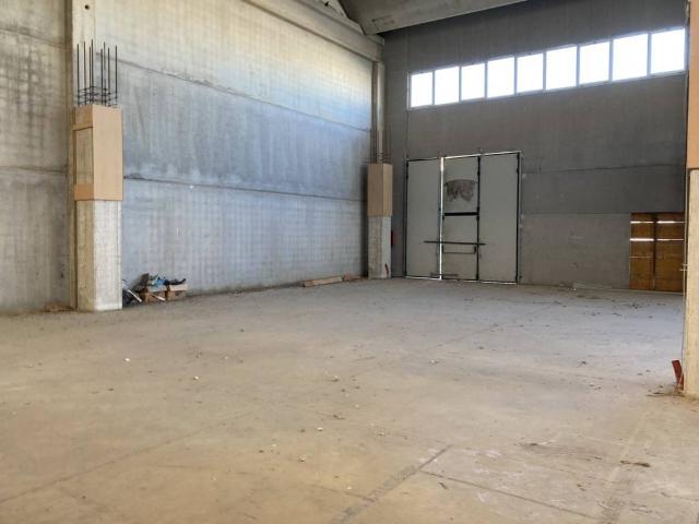 Locale Commerciale in vendita a Chieti Scalo, Chieti