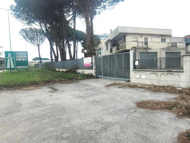 Locale Commerciale in vendita a Chieti, Abruzzo
