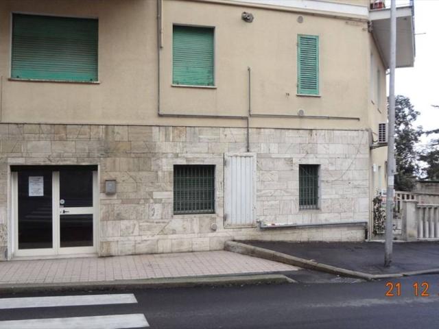 Locale Commerciale in vendita a Santa Barbara, Chieti