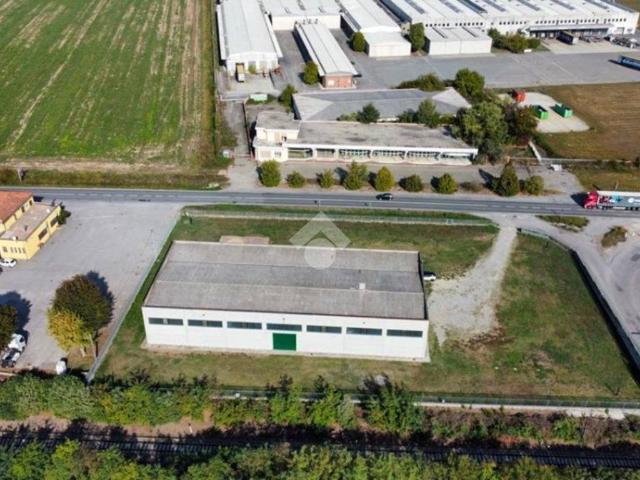 Locale Commerciale in vendita a Miradolo Terme, Lombardia