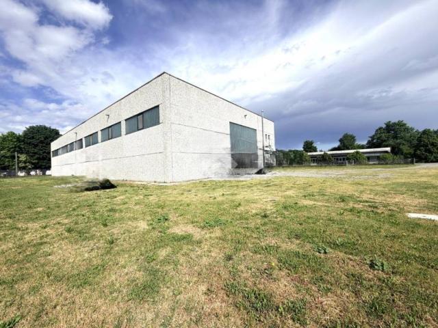 Locale Commerciale in vendita a Miradolo Terme, Lombardia