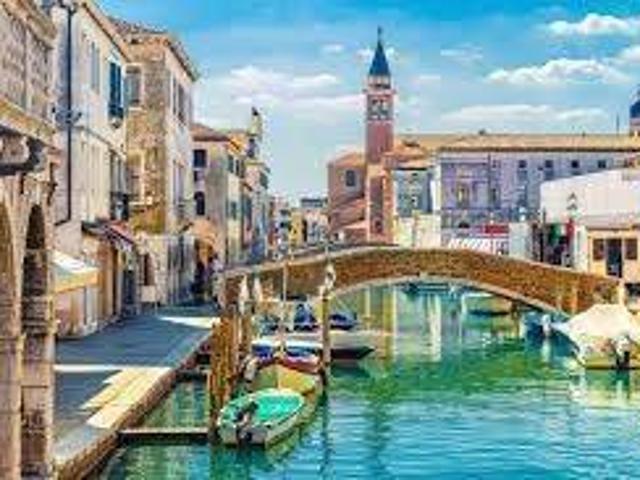 Locale Commerciale in vendita a Chioggia, Veneto
