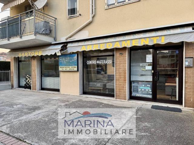 Locale Commerciale in vendita a Borgo San Giovanni, Chioggia