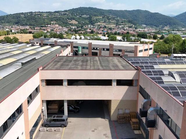 Locale Commerciale in vendita a Chiuduno, Lombardia
