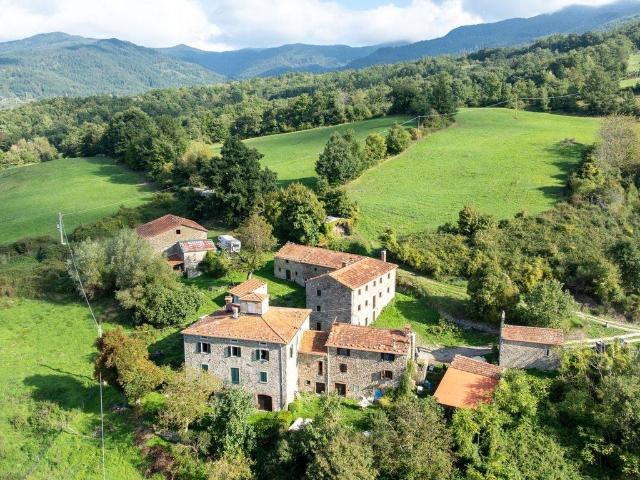 Locale Commerciale in vendita a Chiusi Della Verna, Toscana