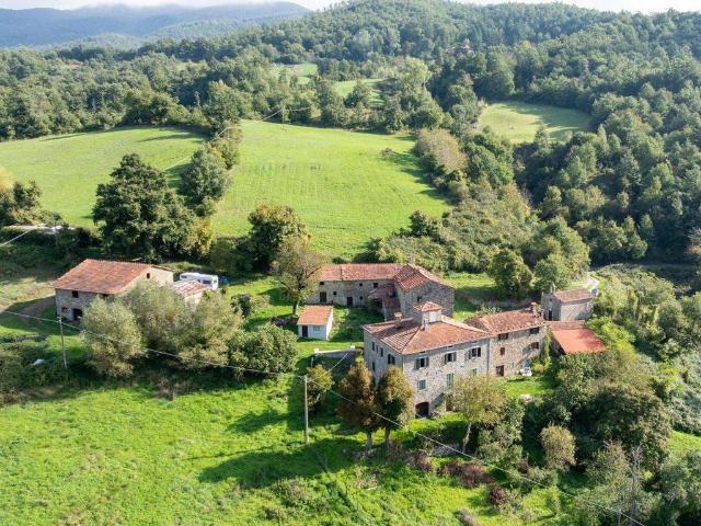 Locale Commerciale in vendita a Chiusi Della Verna, Toscana