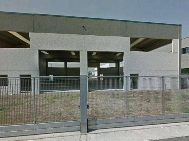 Locale Commerciale in vendita a Castelrosso, Piemonte