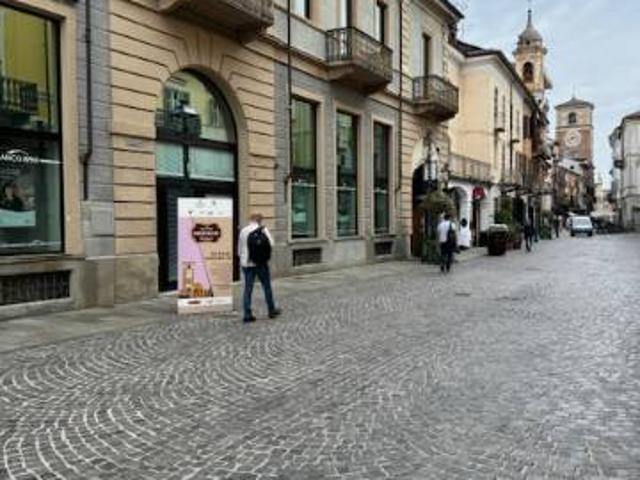 Locale Commerciale in vendita a Piemonte, Torino