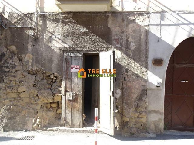 Locale Commerciale in vendita a Cicciano, Campania