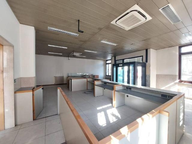 Locale Commerciale in vendita a Cilavegna, Lombardia