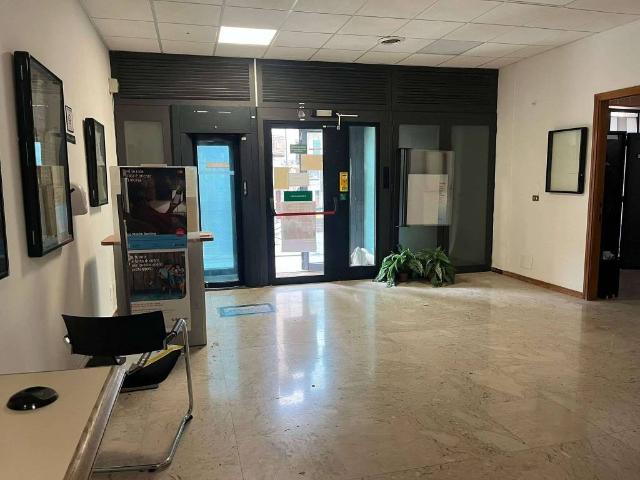 Locale Commerciale in vendita a Ciminna, Sicilia