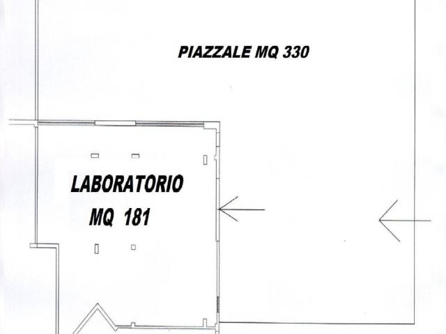 Locale Commerciale in vendita a Marche, Macerata