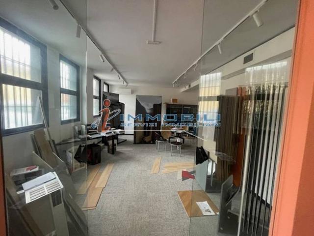 Locale Commerciale in vendita a Zona Omogenea Milano Nord, Cinisello Balsamo