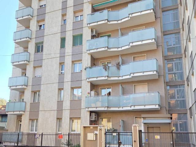 Locale Commerciale in vendita a Zona Omogenea Milano Nord, Cinisello Balsamo