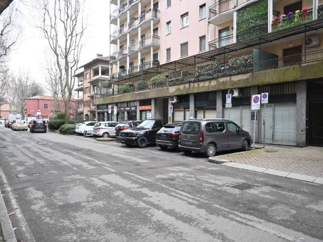 Locale Commerciale in vendita a Zona Omogenea Milano Nord, Cinisello Balsamo