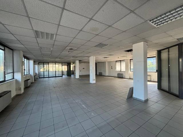 Locale Commerciale in vendita a Zona Omogenea Milano Nord, Cinisello Balsamo