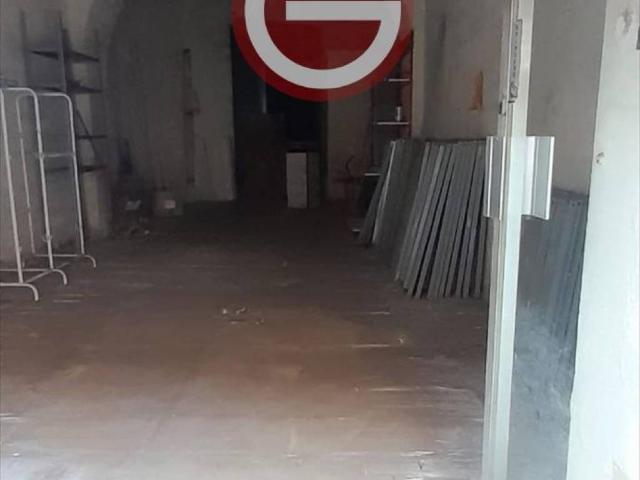 Locale Commerciale in vendita a Calabria, Reggio Calabria