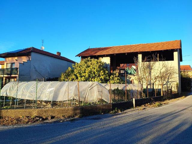Locale Commerciale in vendita a Rossignoli, Piemonte