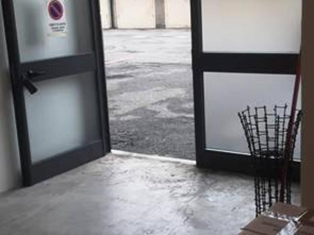 Locale Commerciale in vendita a Cisano Bergamasco, Lombardia