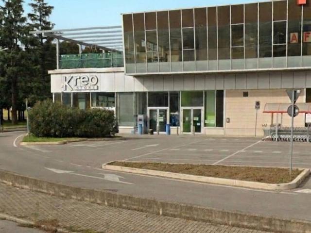 Locale Commerciale in vendita a Ciserano, Lombardia