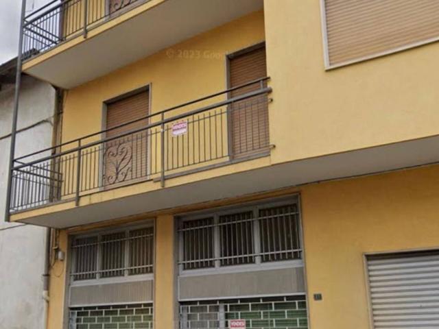 Locale Commerciale in vendita a Cislago, Varese