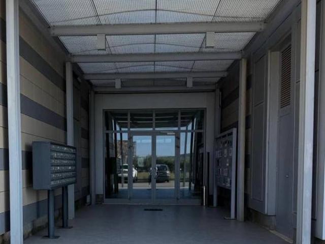Locale Commerciale in vendita a Borgo Flora, Cisterna di Latina