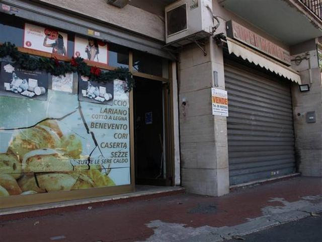 Locale Commerciale in vendita a Cisterna Di Latina, Lazio