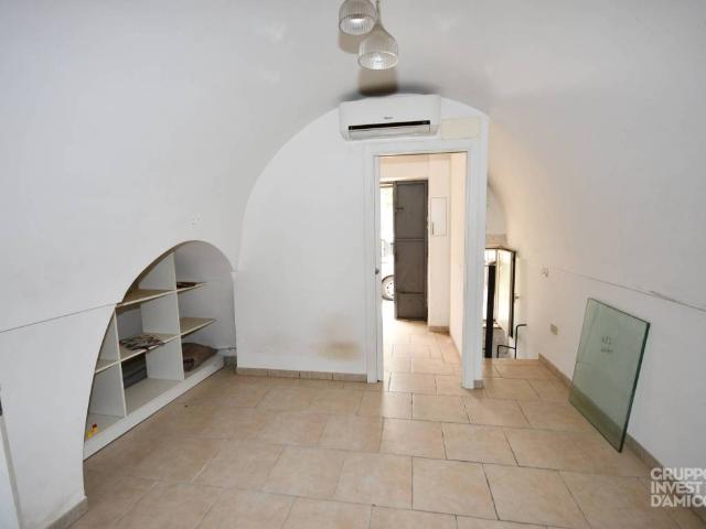 Locale Commerciale in vendita a Puglia, Brindisi