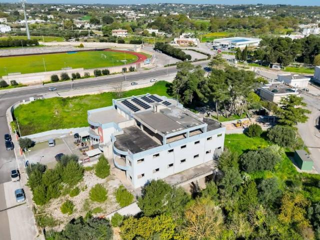 Locale Commerciale in vendita a Puglia, Brindisi