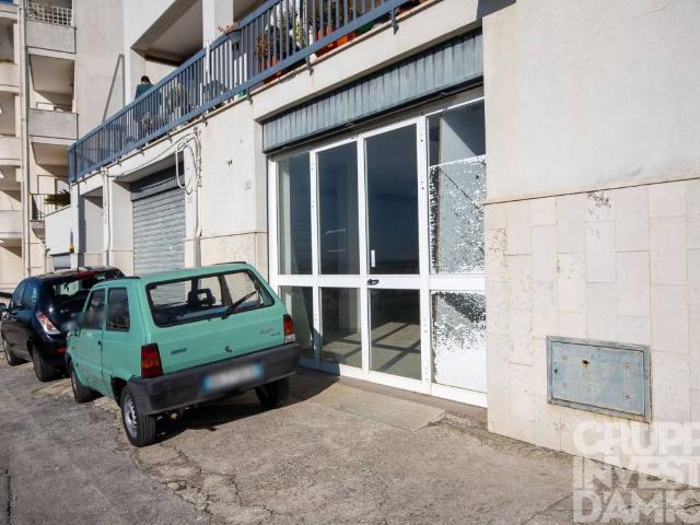 Locale Commerciale in vendita a Puglia, Brindisi