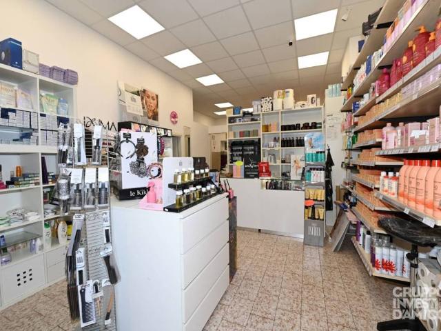 Locale Commerciale in vendita a Puglia, Brindisi